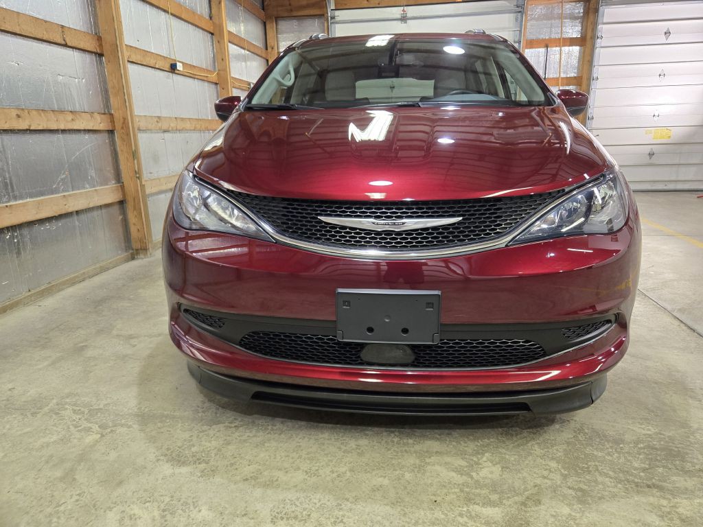 2021 Chrysler Voyager Image 4