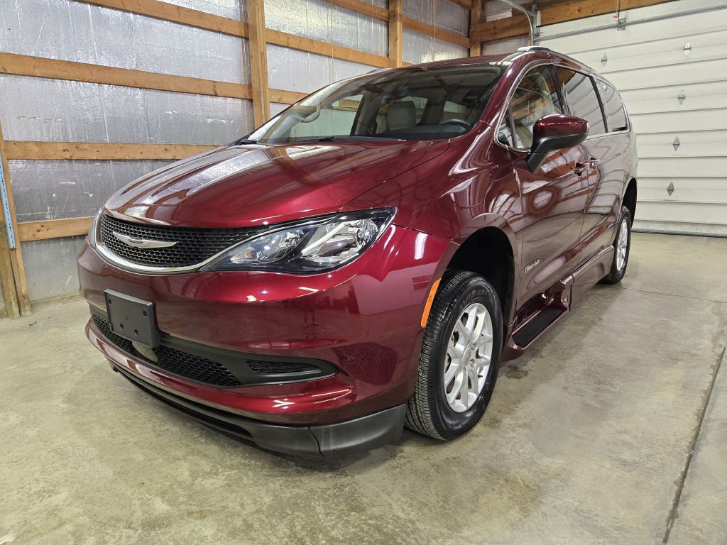 2021 Chrysler Voyager Image 5