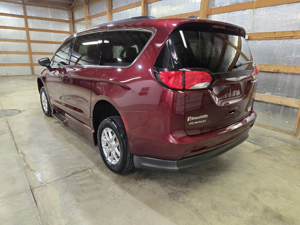 2021 Chrysler Voyager Image 7