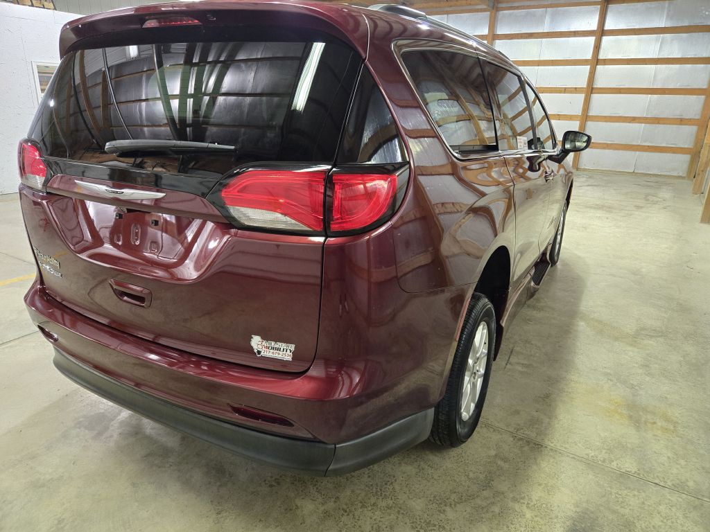 2021 Chrysler Voyager Image 9