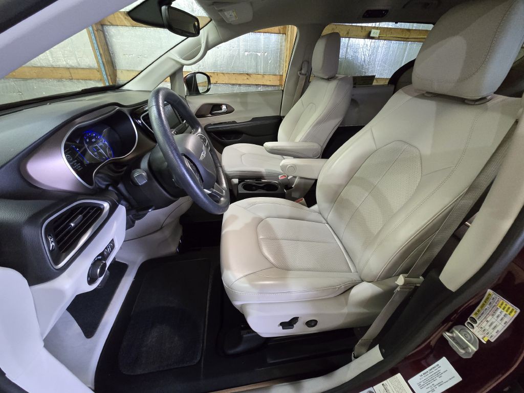 2021 Chrysler Voyager Image 12