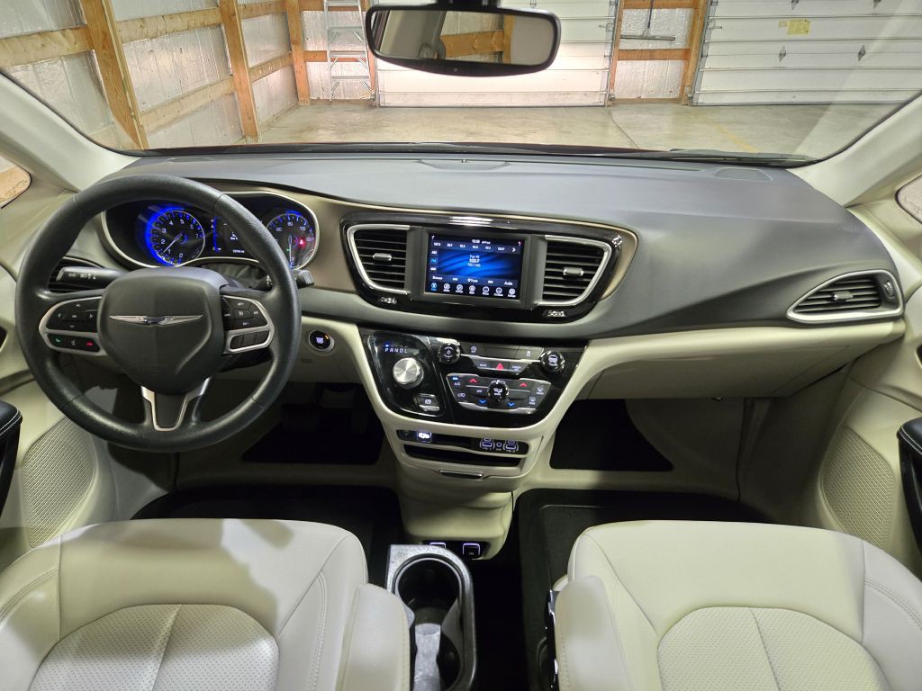 2021 Chrysler Voyager Image 18