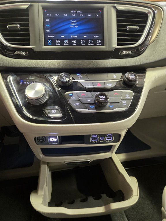 2021 Chrysler Voyager Image 19