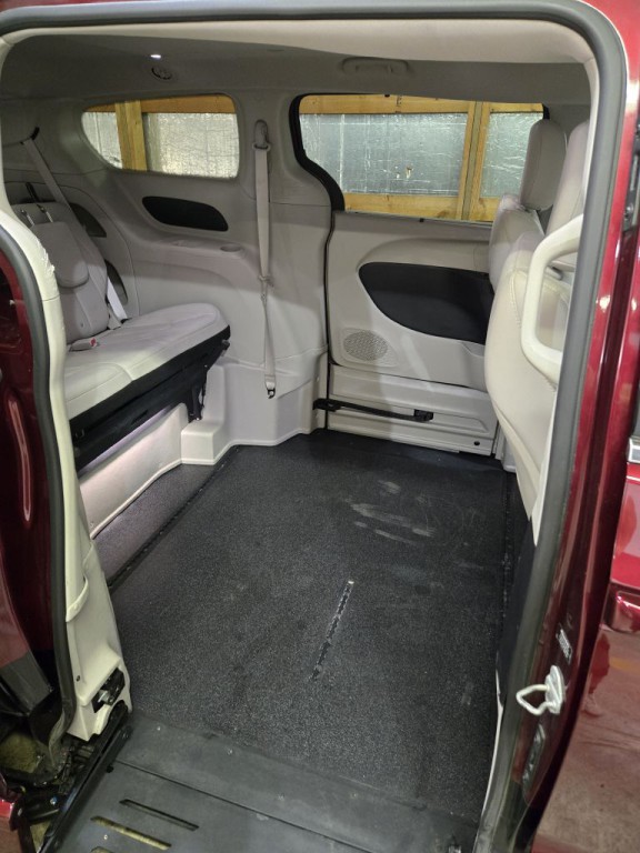 2021 Chrysler Voyager Image 21