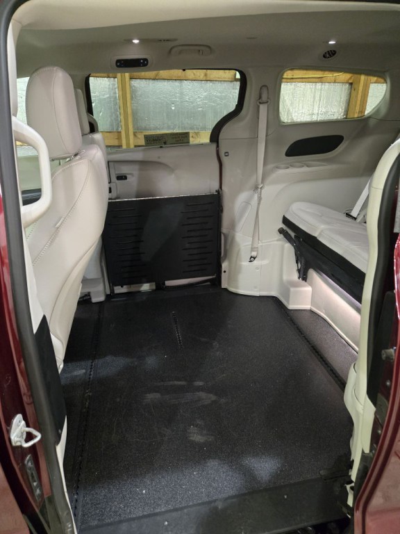 2021 Chrysler Voyager Image 22