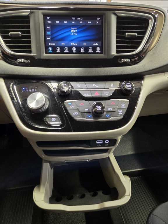 2019 Chrysler Pacifica Image 17