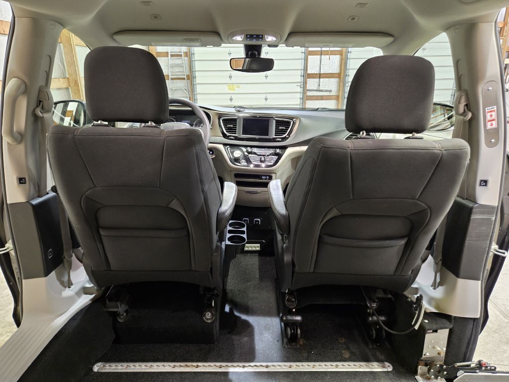 2019 Chrysler Pacifica Image 21