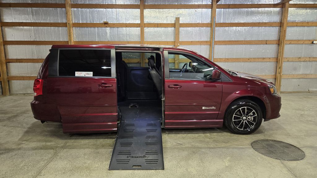 2017 Dodge Grand Caravan Image 1