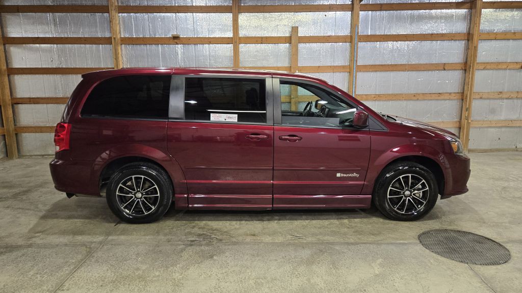 2017 Dodge Grand Caravan Image 2