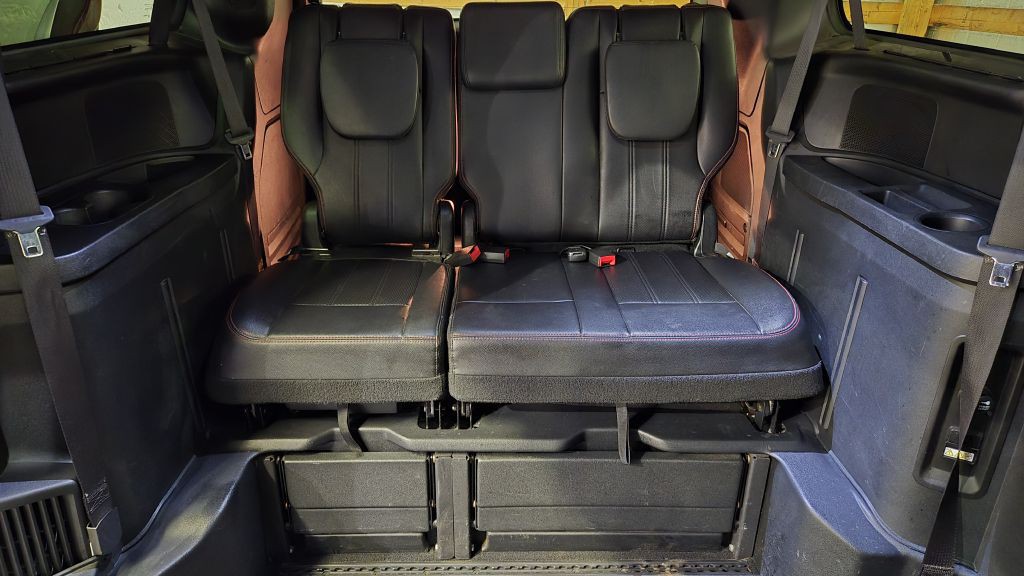 2017 Dodge Grand Caravan Image 14