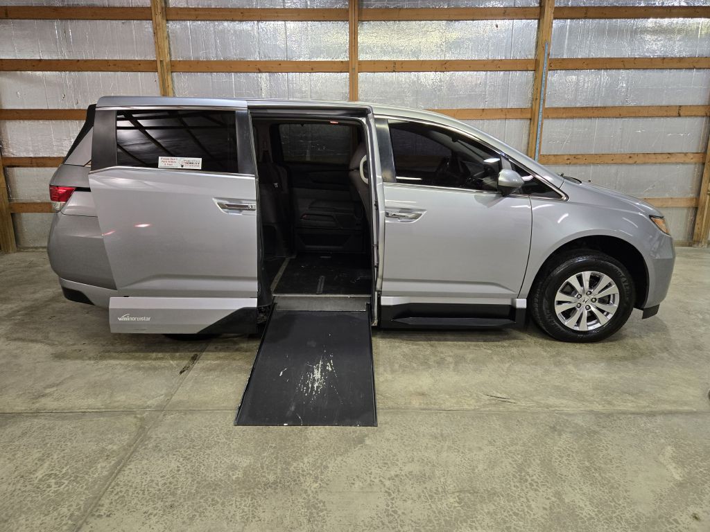 2016 Honda Odyssey Image 1