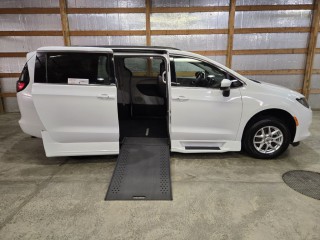 Image for 2021 Chrysler Voyager LXI ID: 7343212