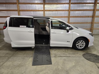 Image for 2021 Chrysler Voyager LXI ID: 7435823