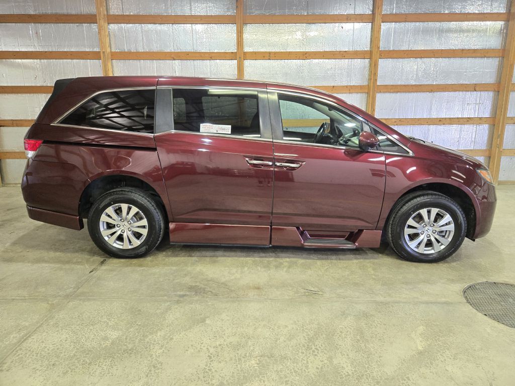 2017 Honda Odyssey Image 2