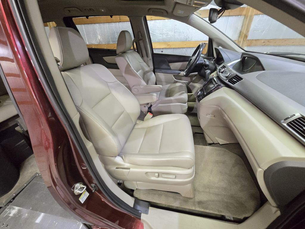 2017 Honda Odyssey Image 14