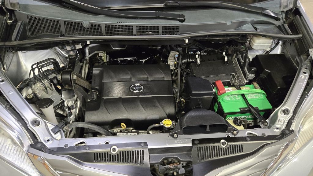 2014 Toyota Sienna Image 12