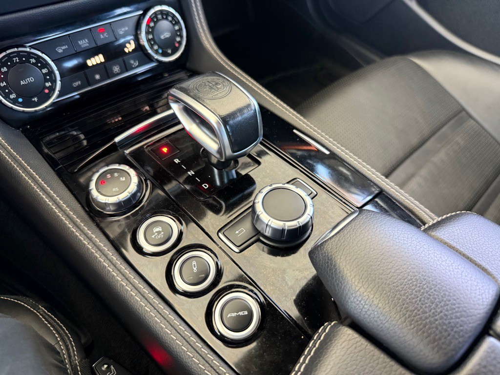 2016 Mercedes-Benz CLS-Class Image 38