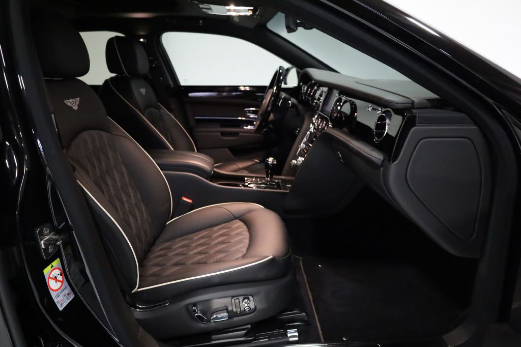 2020 Bentley Mulsanne Image 32