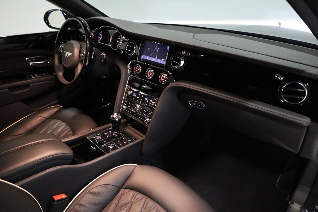 2020 Bentley Mulsanne Image 33
