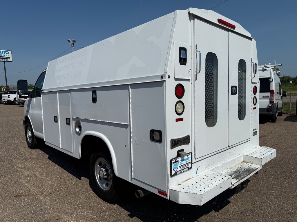 2017 Chevrolet Express Image 6