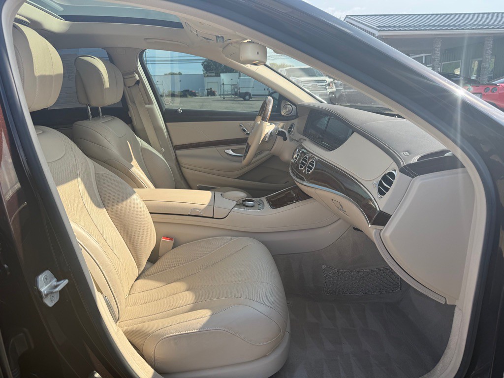 2014 Mercedes-Benz S-Class Image 14