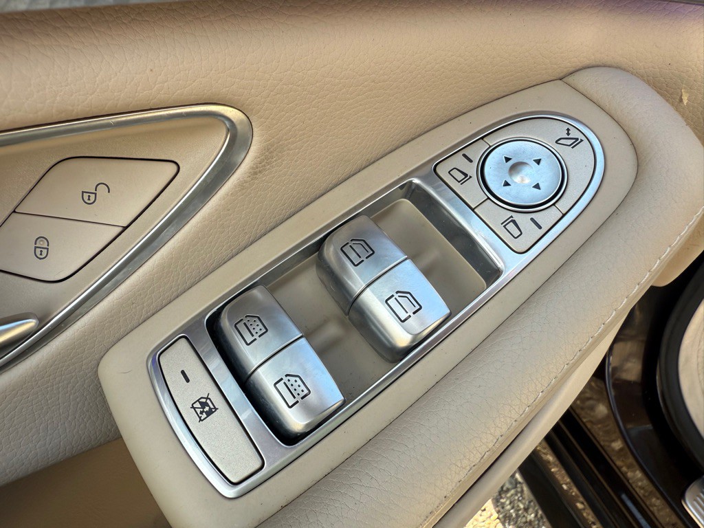 2014 Mercedes-Benz S-Class Image 30