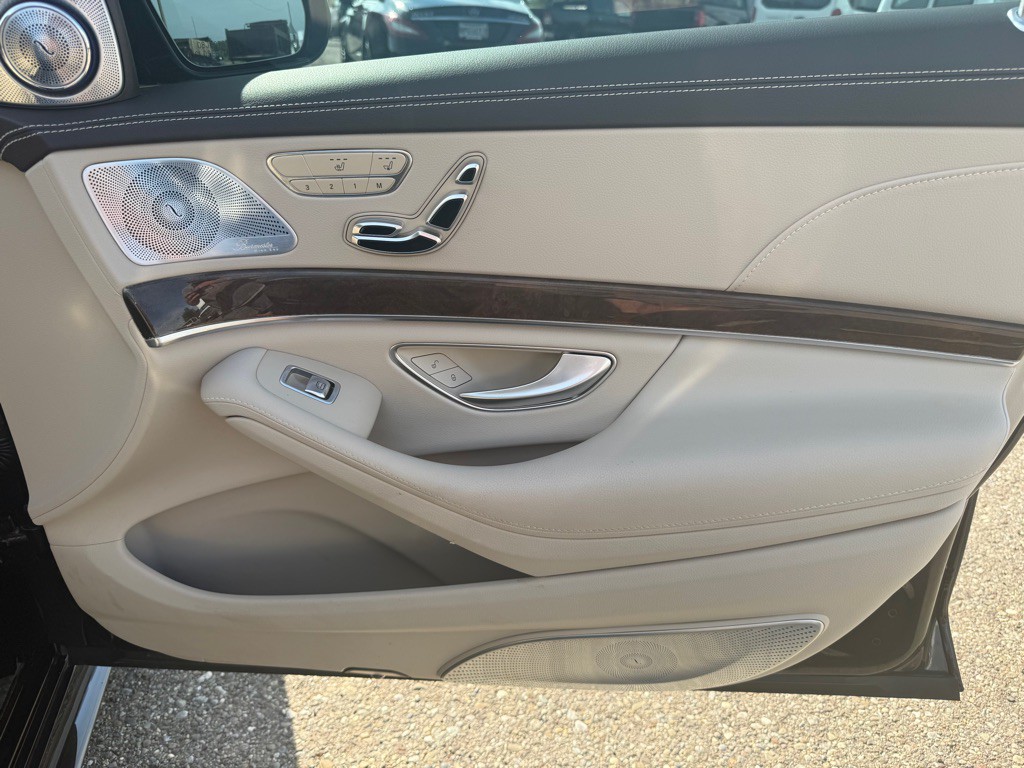 2014 Mercedes-Benz S-Class Image 32