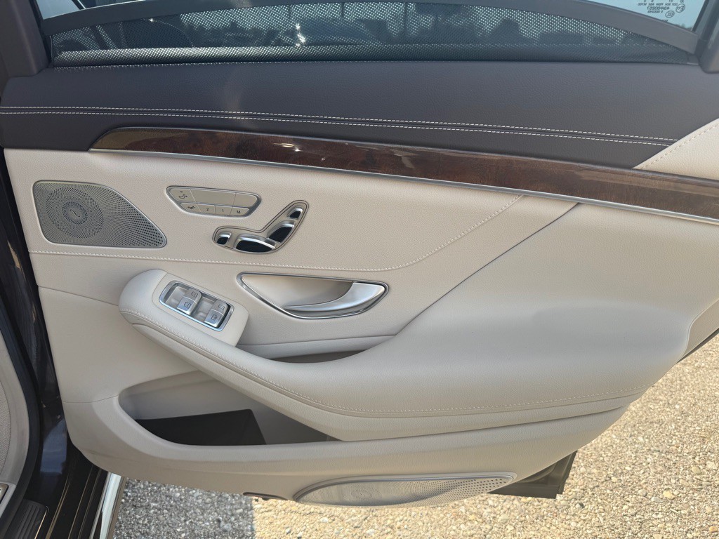 2014 Mercedes-Benz S-Class Image 34