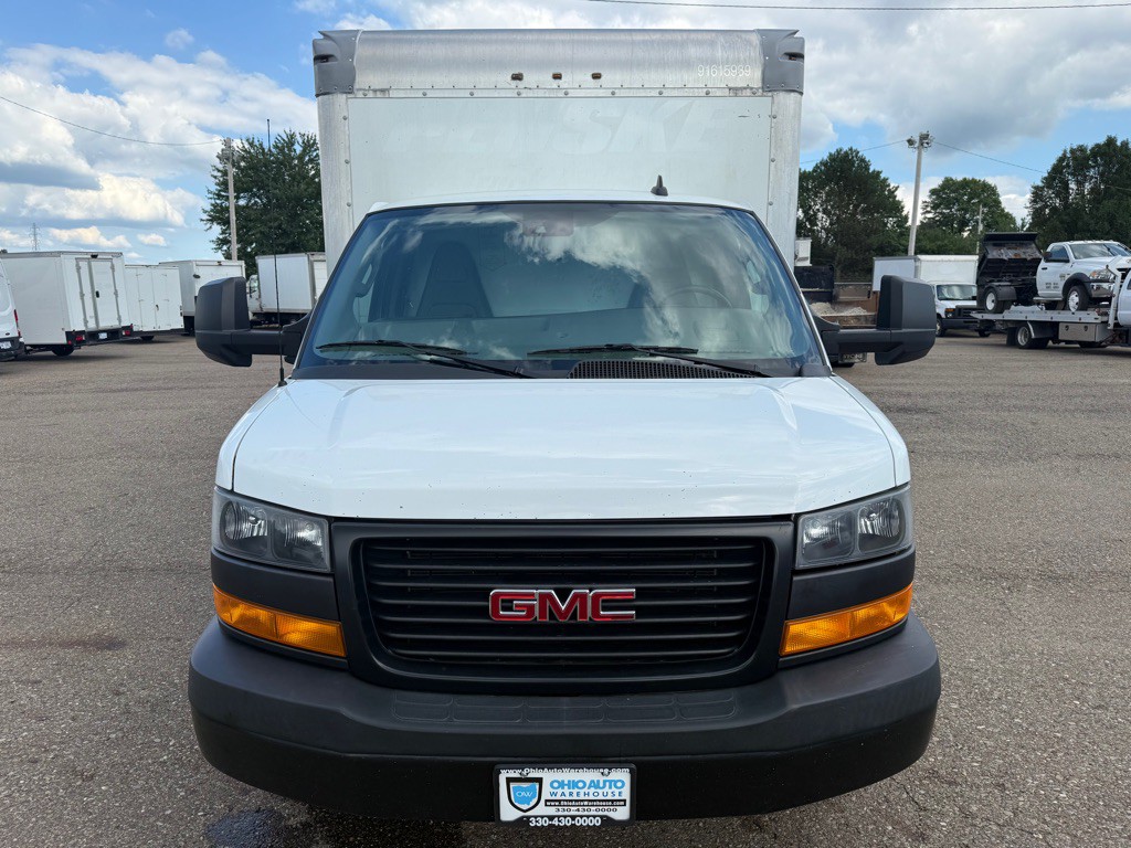 2020 GMC Savana Image 2