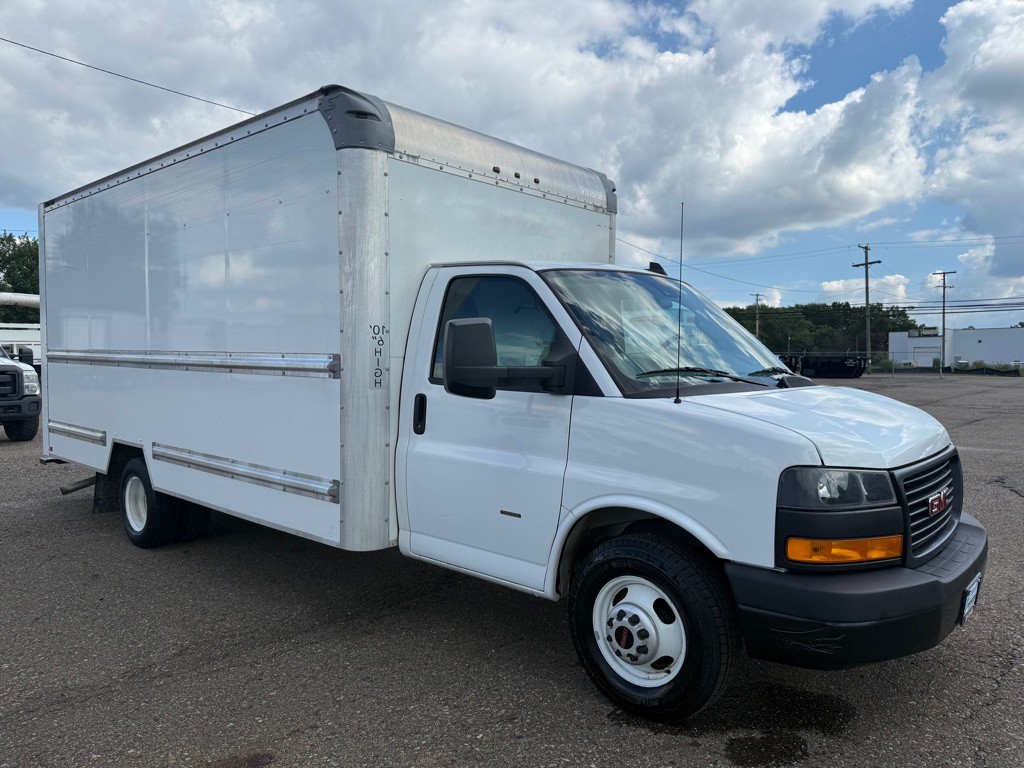 2020 GMC Savana Image 3