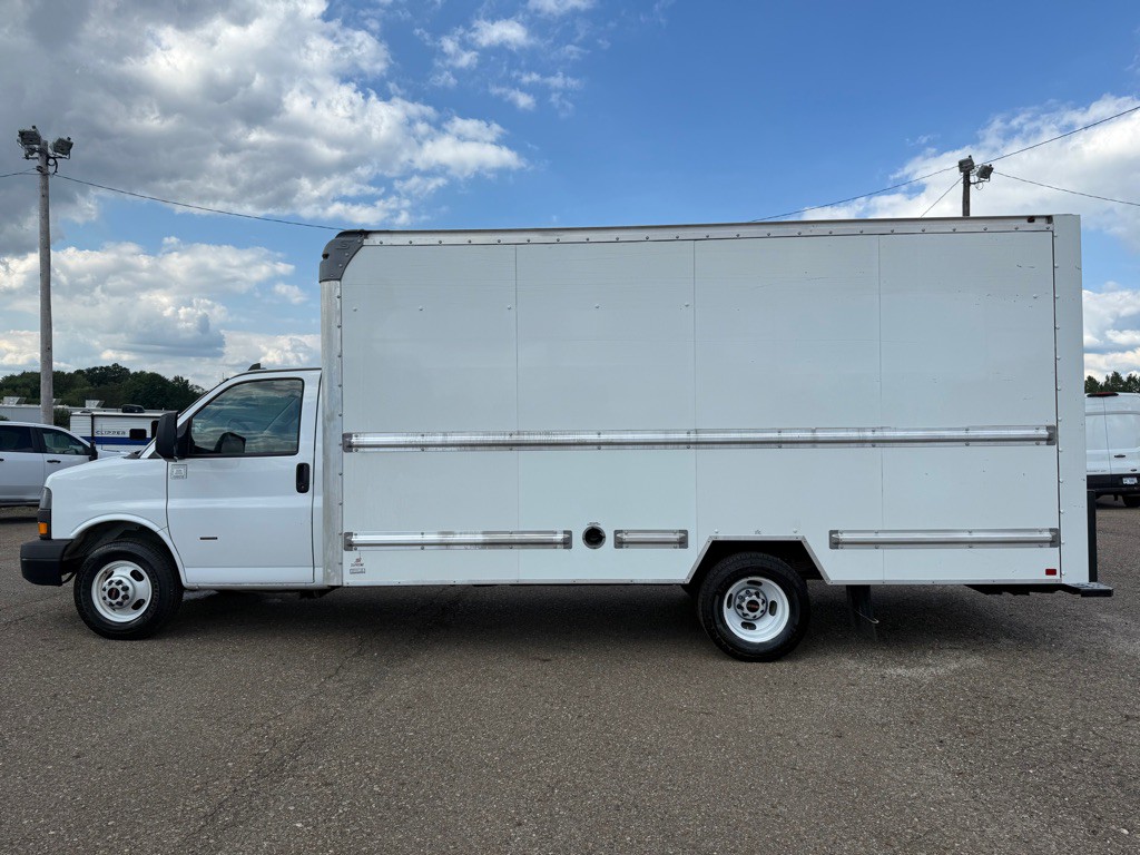 2020 GMC Savana Image 4