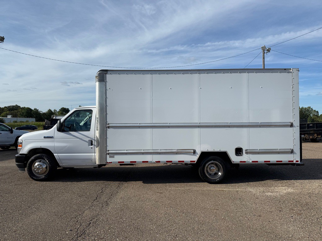 2021 Ford Econoline Image 4