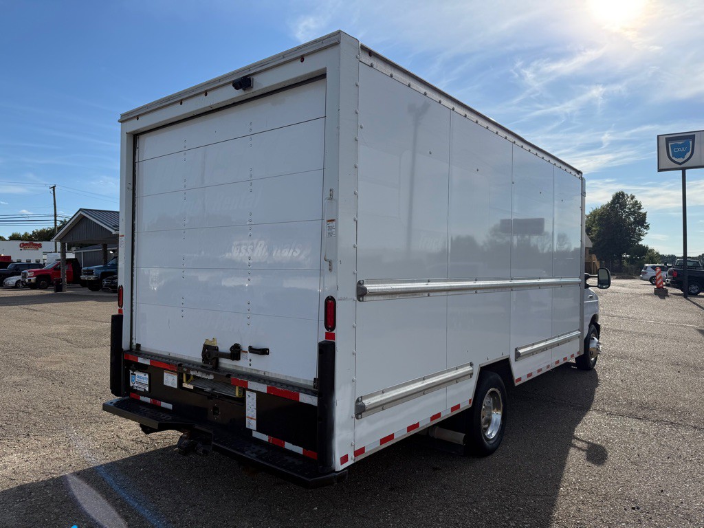 2021 Ford Econoline Image 8
