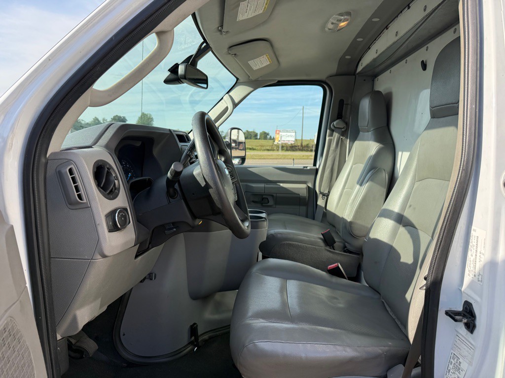 2021 Ford Econoline Image 9