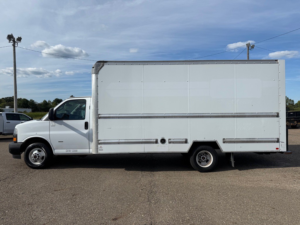 2021 GMC Savana Image 4