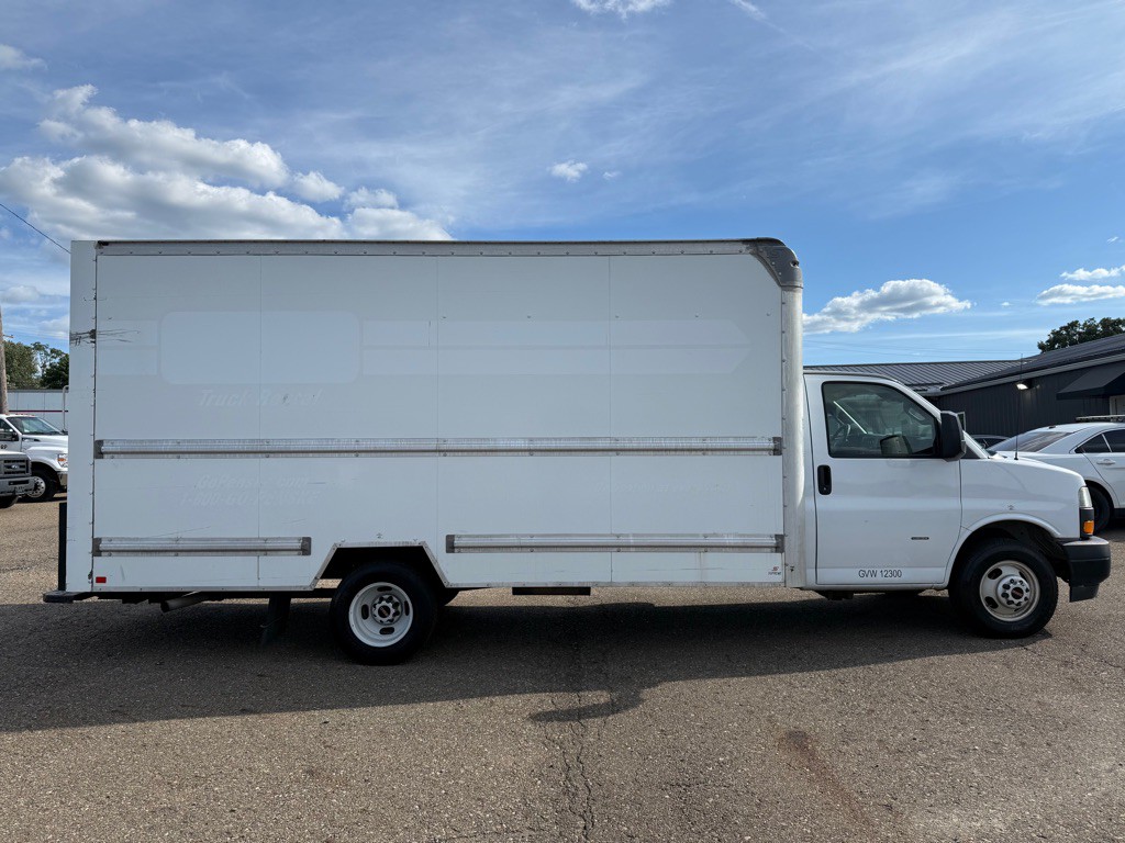 2021 GMC Savana Image 5