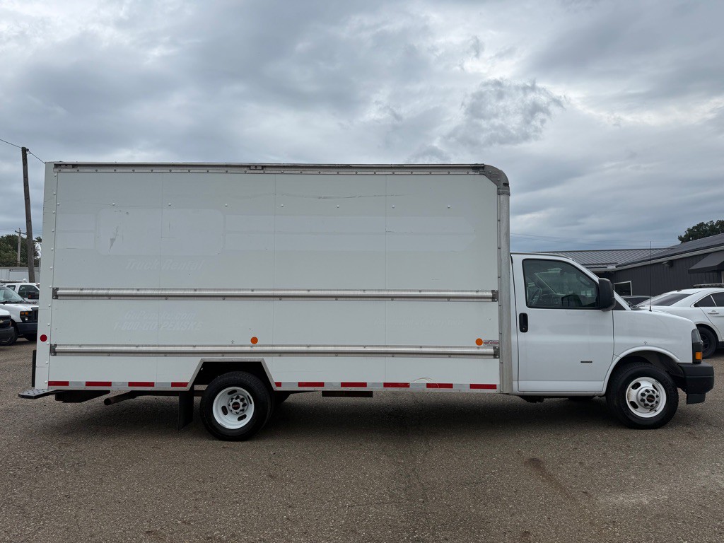 2021 GMC Savana Image 5