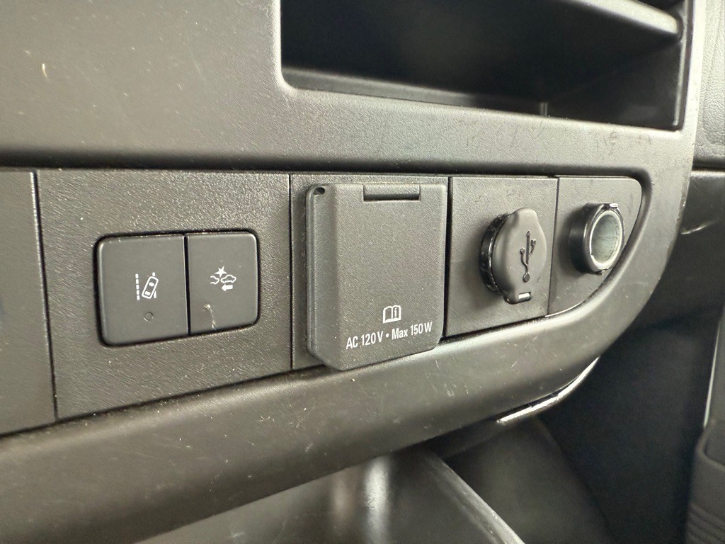 2021 GMC Savana Image 26
