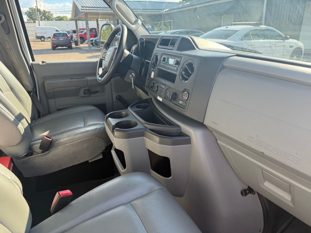 2021 Ford Econoline Image 14