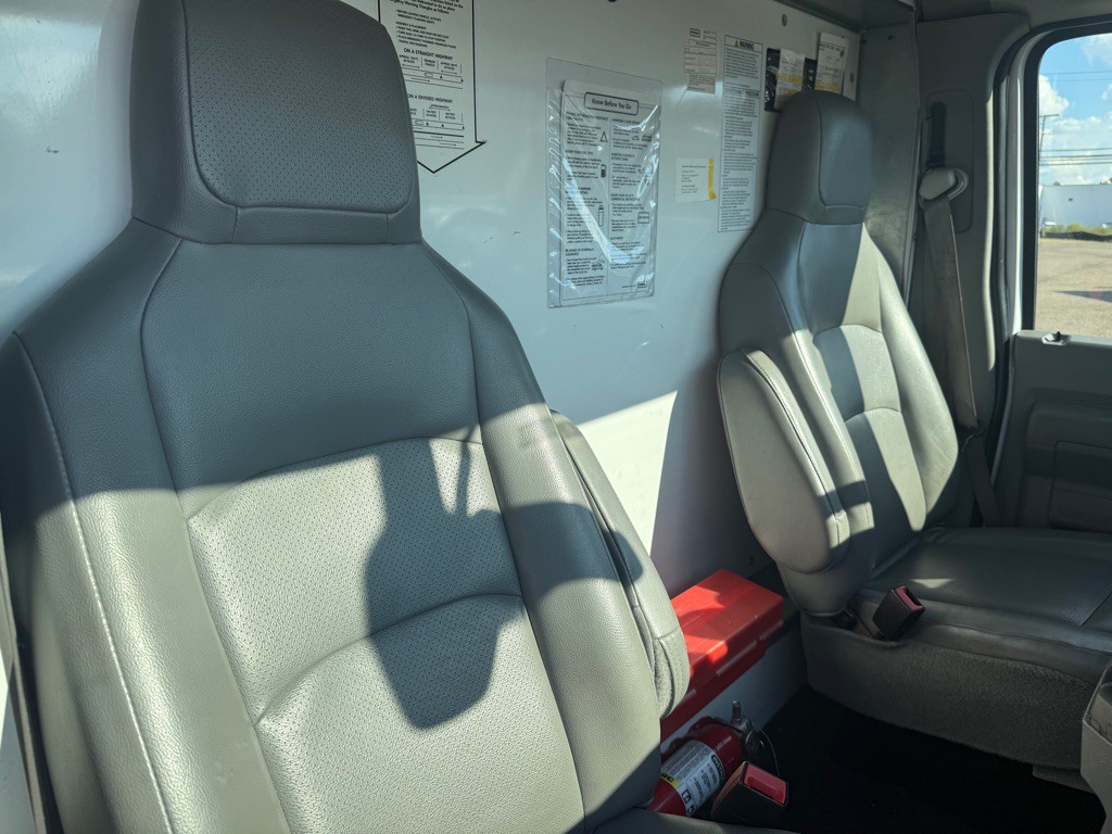 2021 Ford Econoline Image 15
