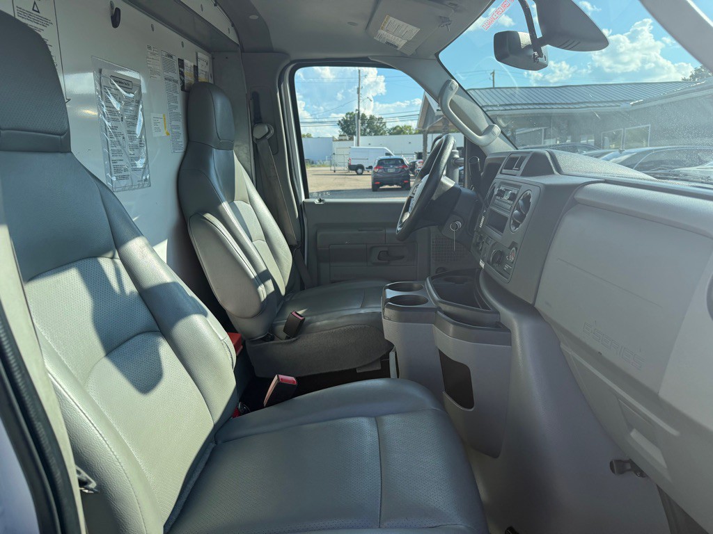 2021 Ford Econoline Image 16