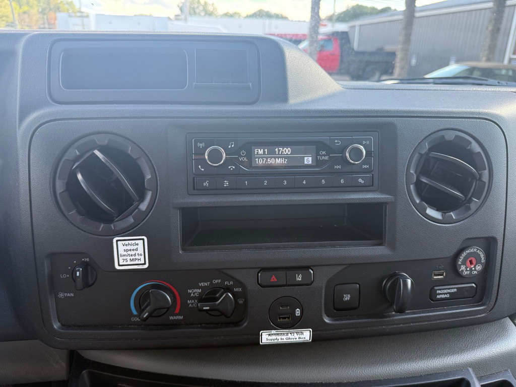 2021 Ford Econoline Image 17