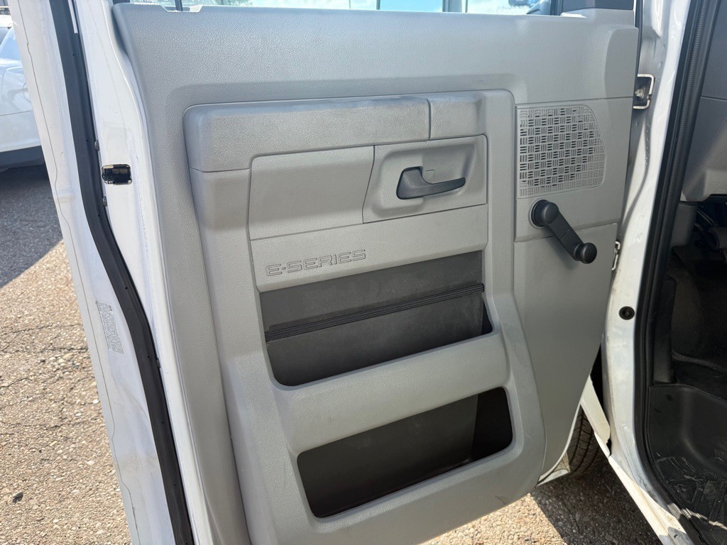 2021 Ford Econoline Image 21