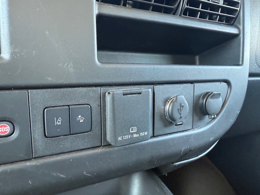 2021 GMC Savana Image 22
