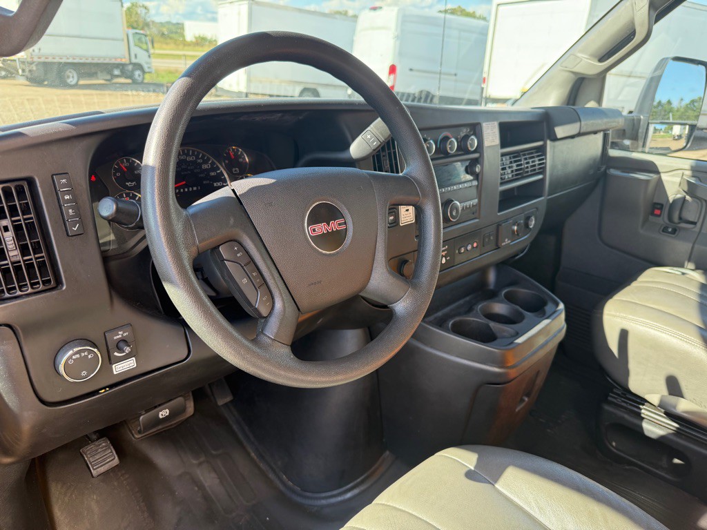 2021 GMC Savana Image 12