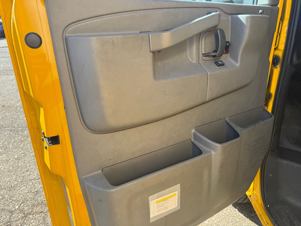 2021 GMC Savana Image 31