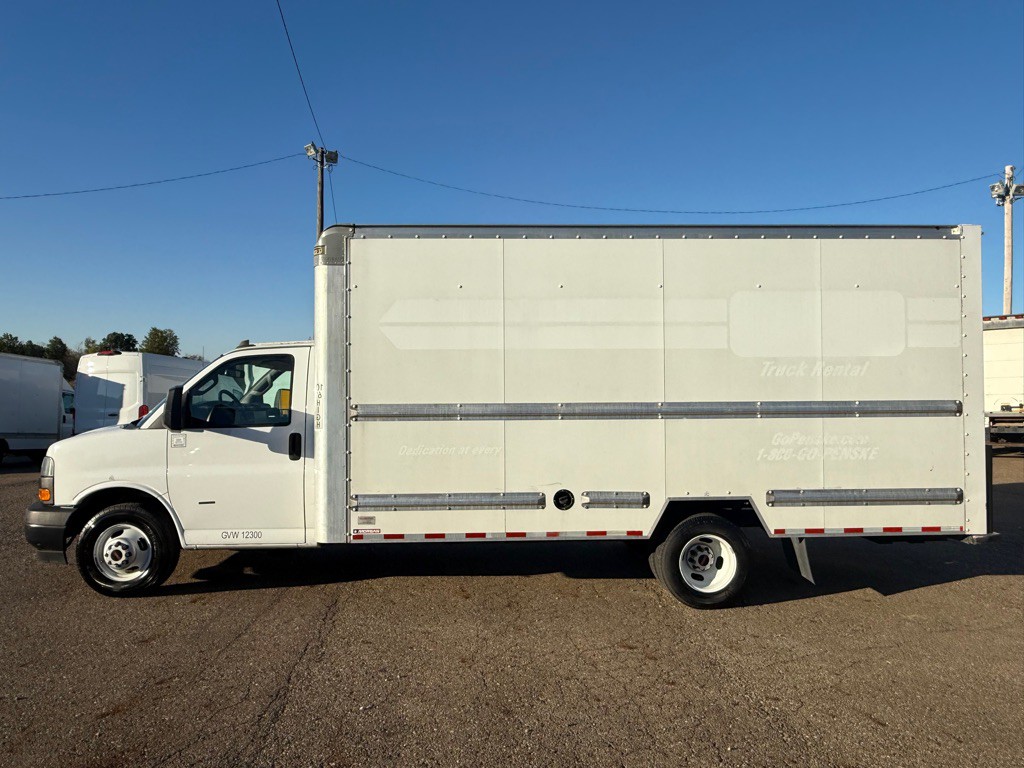2021 GMC Savana Image 4