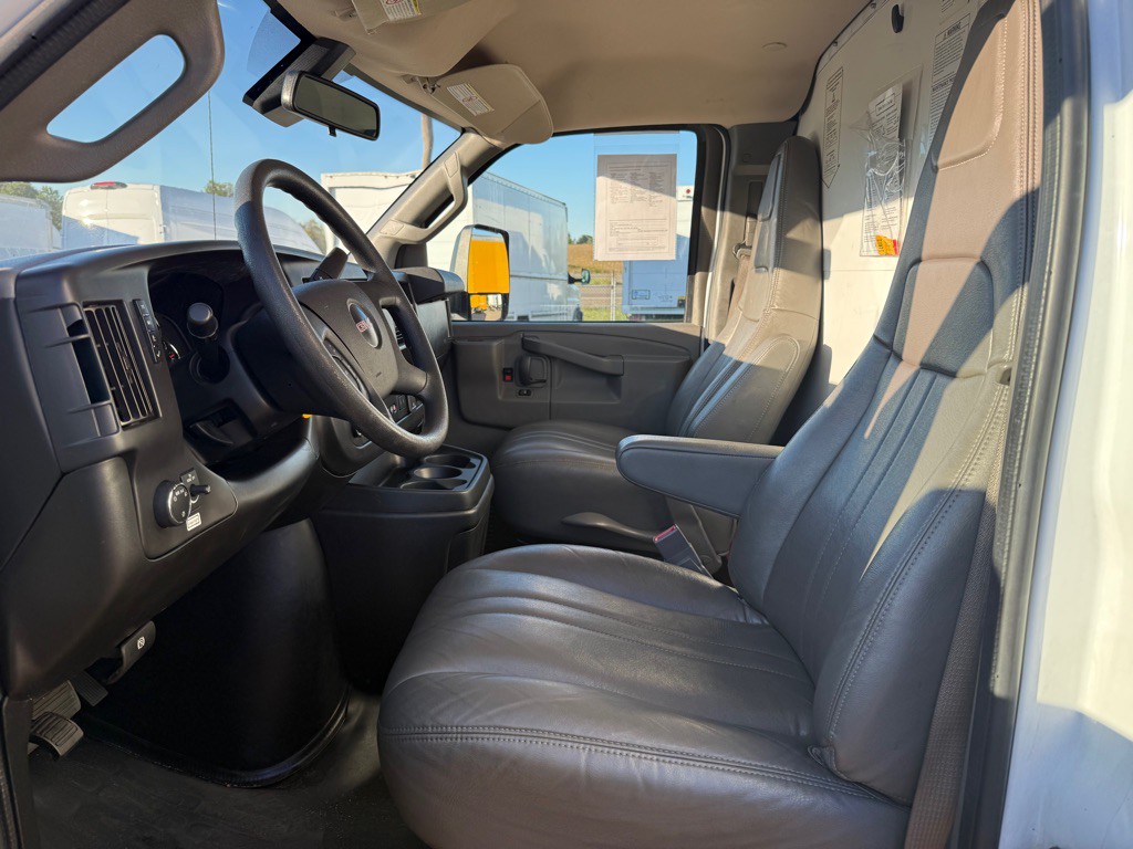 2021 GMC Savana Image 8