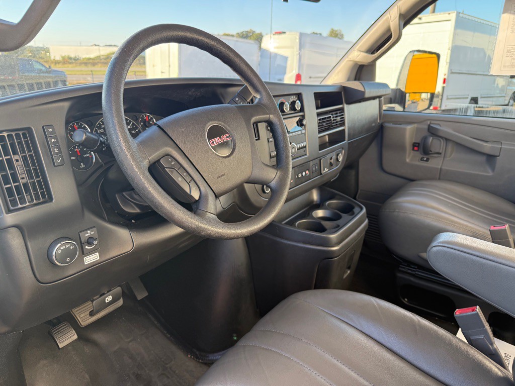 2021 GMC Savana Image 10