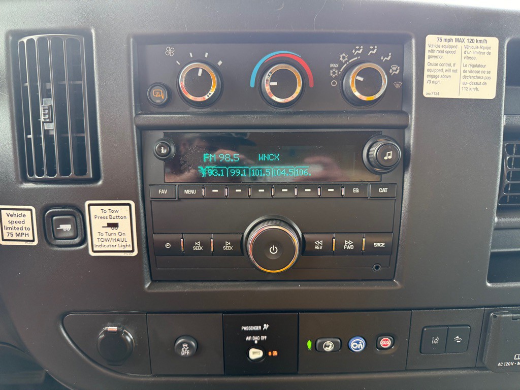2021 GMC Savana Image 11